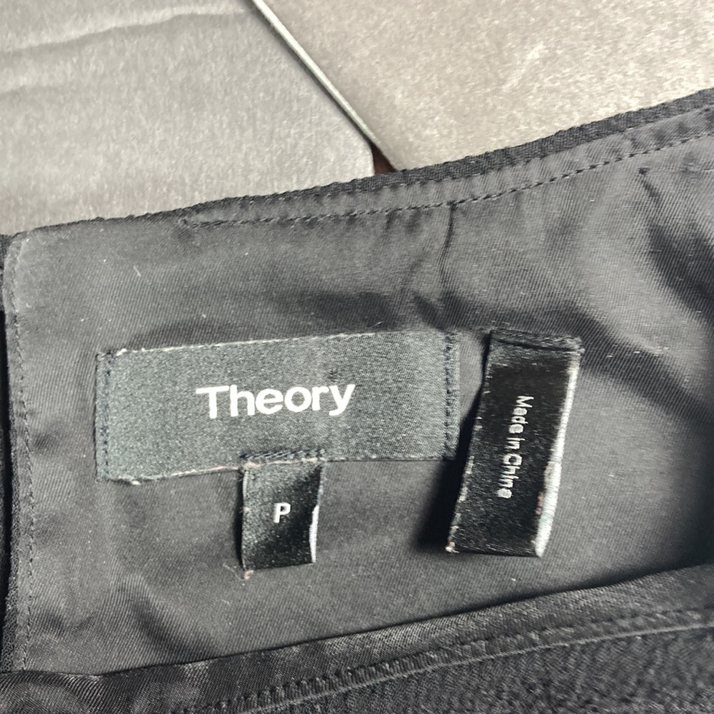 Theory Mintorey Claradon Crepe Shell Top with Tulip Hem - Picture 2 of 6